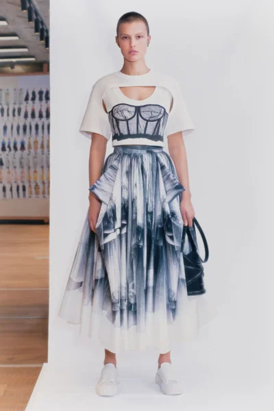 Look 18